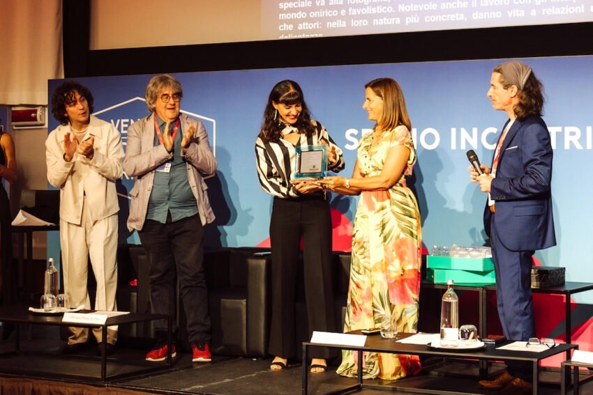 sara serena, direttore generale di montelvini, premia tamara kotevska (1)