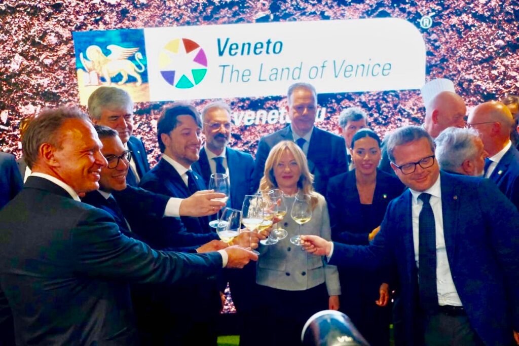 Giorgia Meloni ha brindato con il Monti Lessini DOC Metodo Classico meloni brindisi monti lessini