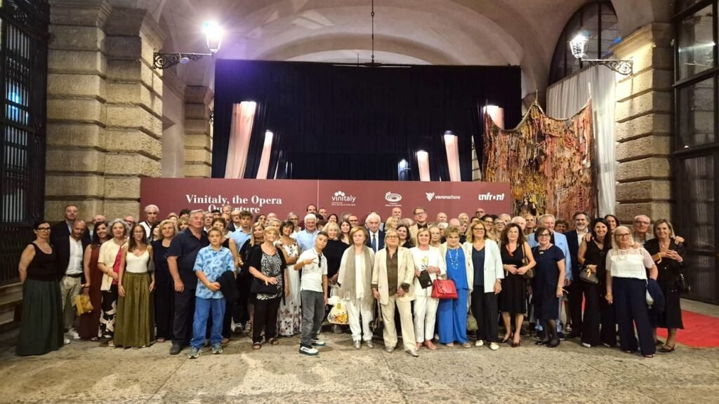 IL CONSORZIO TUTELA ACETO BALSAMICO TRADIZIONALE DI MODENA DOP OSPITE ALL'ARENA DI VERONA CON OLTRE CENTO SOCI c50d748f 64f7 e3dd 9d60 be0d71b3583a