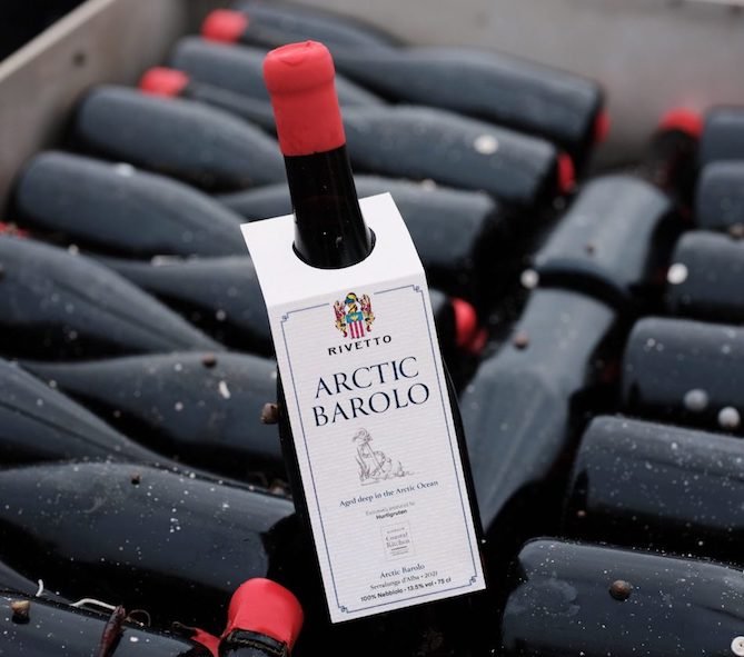 Dalle Langhe all’Artico: dopo un anno riemerge il primo Barolo affinato nelle acque della Norvegia credit arctic barolo bottle immediately after raising photo kristian dale